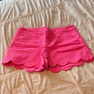 Lilly Pulitzer Pink Scalloped Women's Shorts - Buttercup Stretch